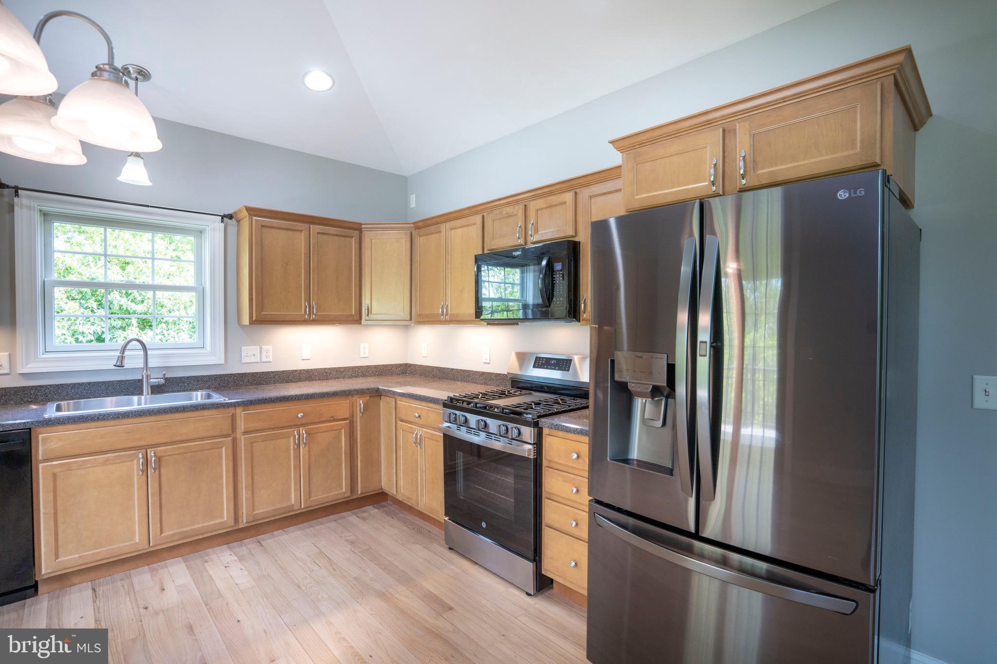 COUNTRY COVE - Residential