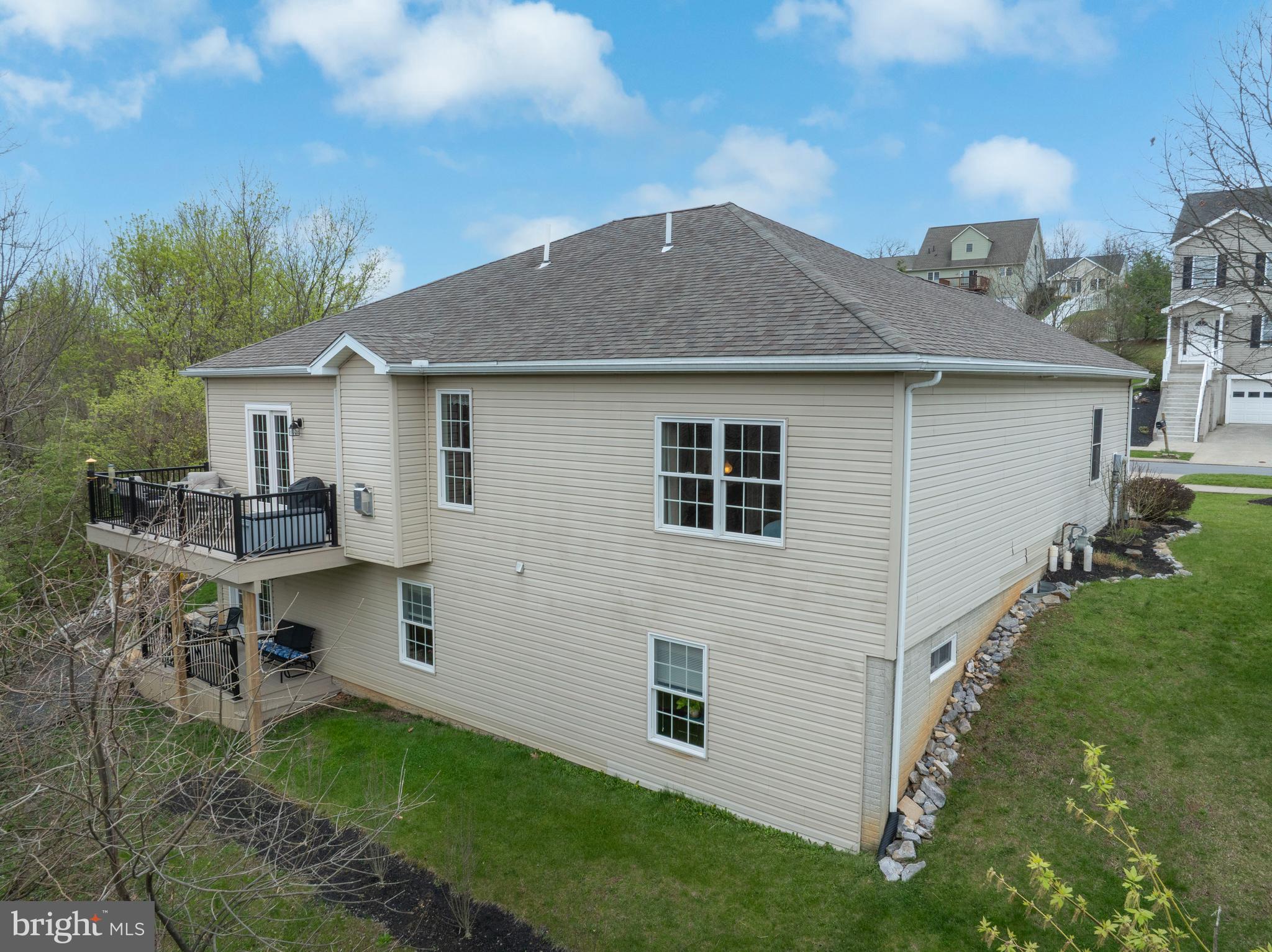 COUNTRY COVE - Residential