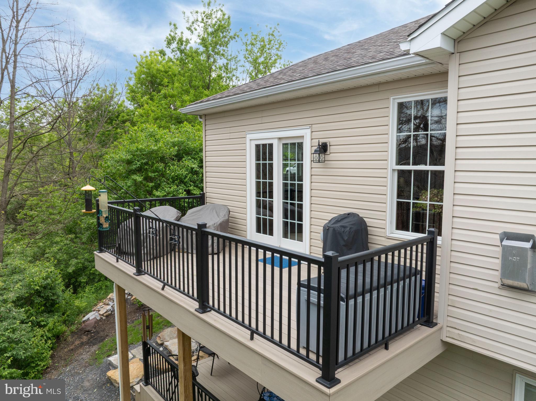 COUNTRY COVE - Residential