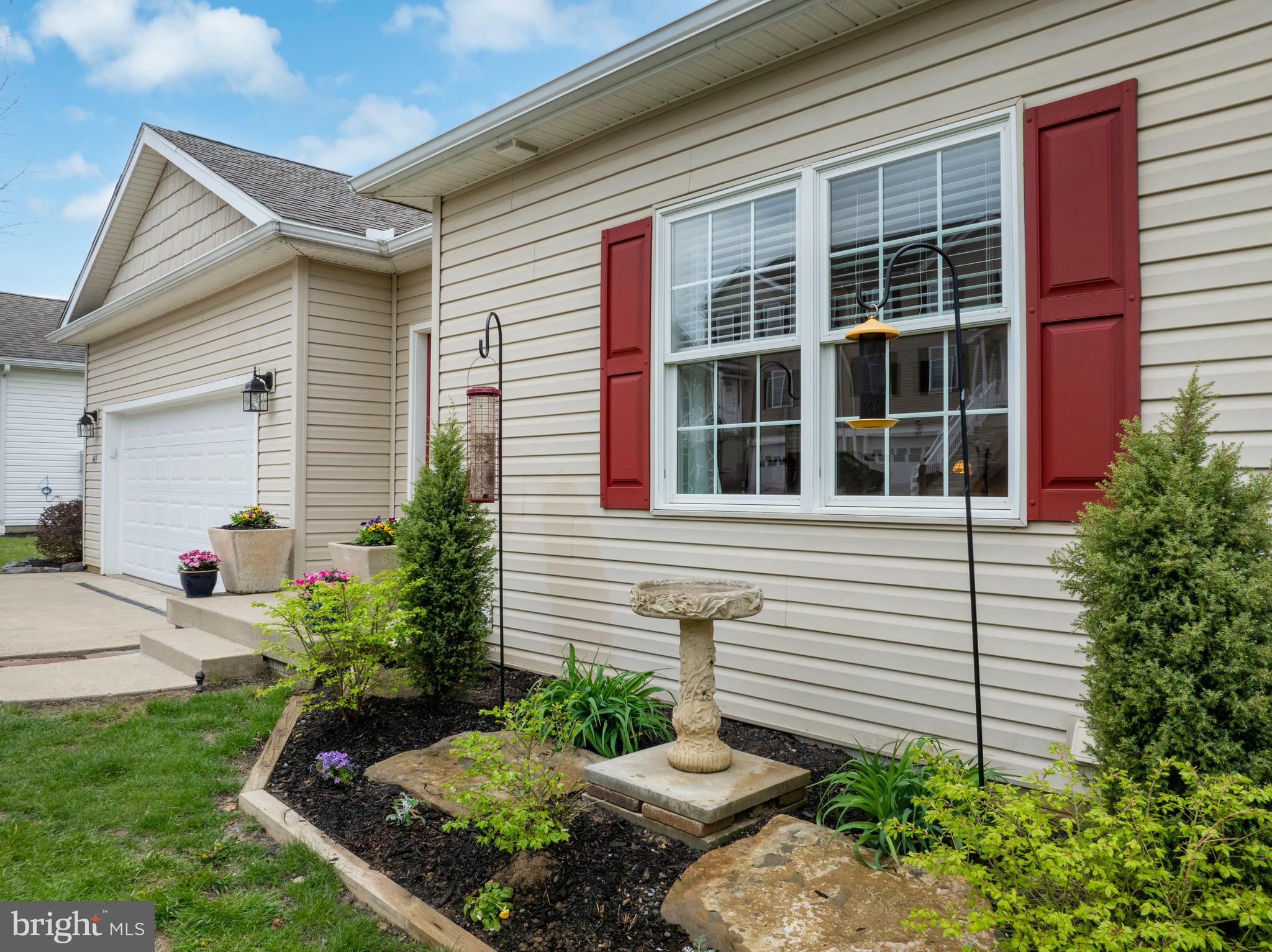 COUNTRY COVE - Residential