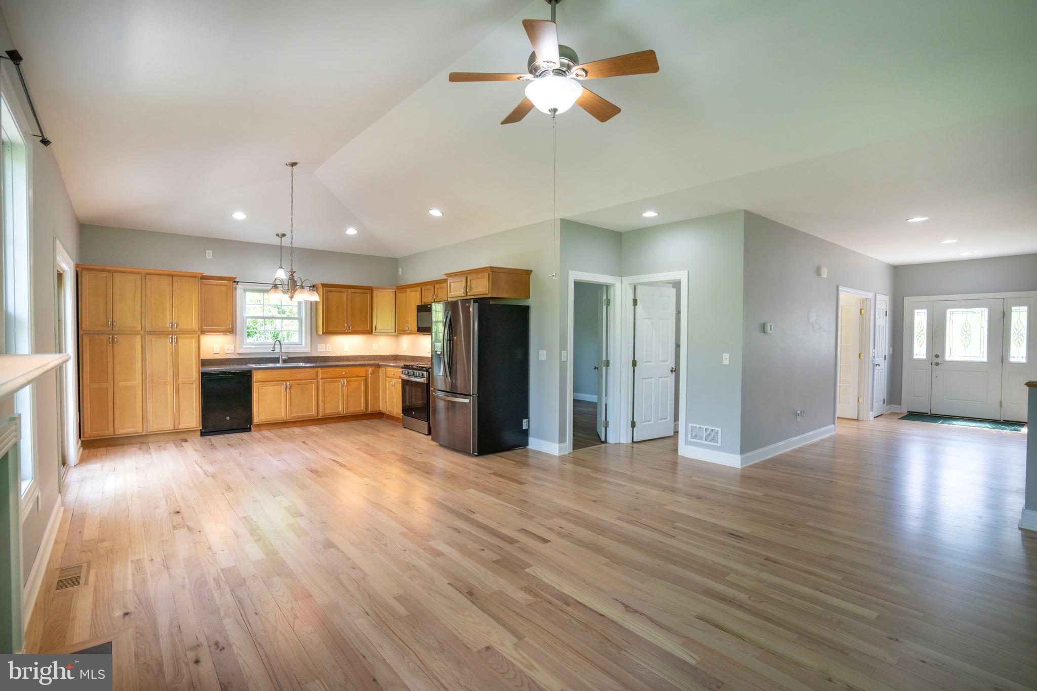 COUNTRY COVE - Residential