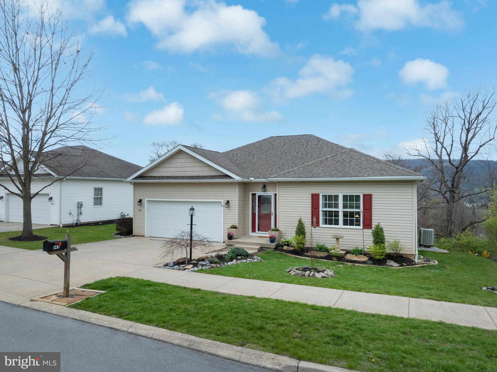 COUNTRY COVE - Residential