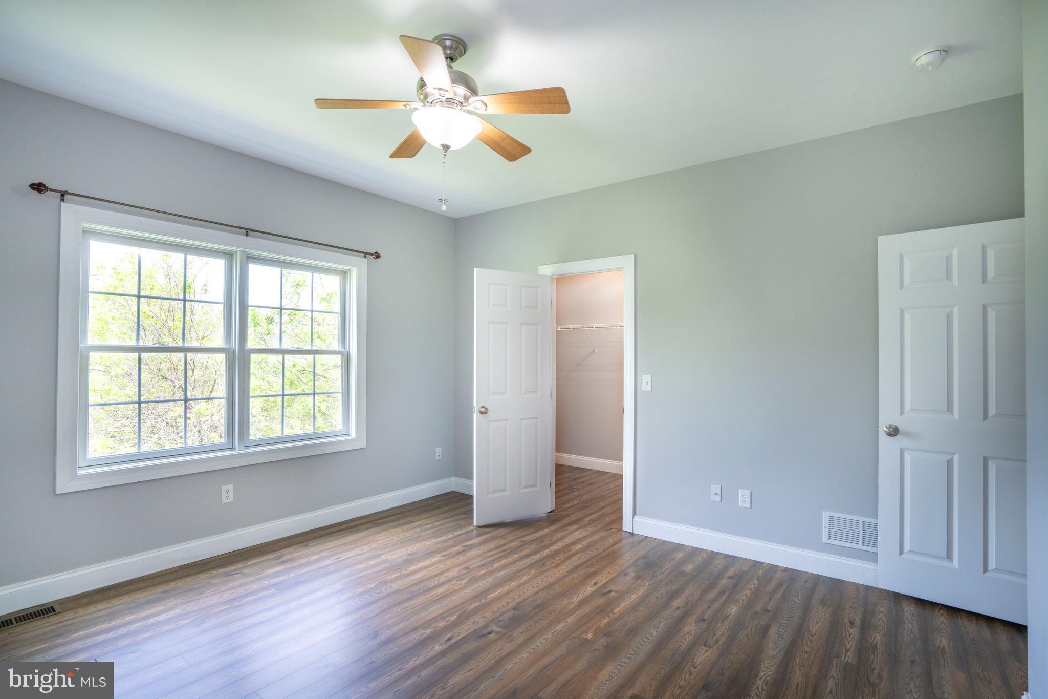 COUNTRY COVE - Residential