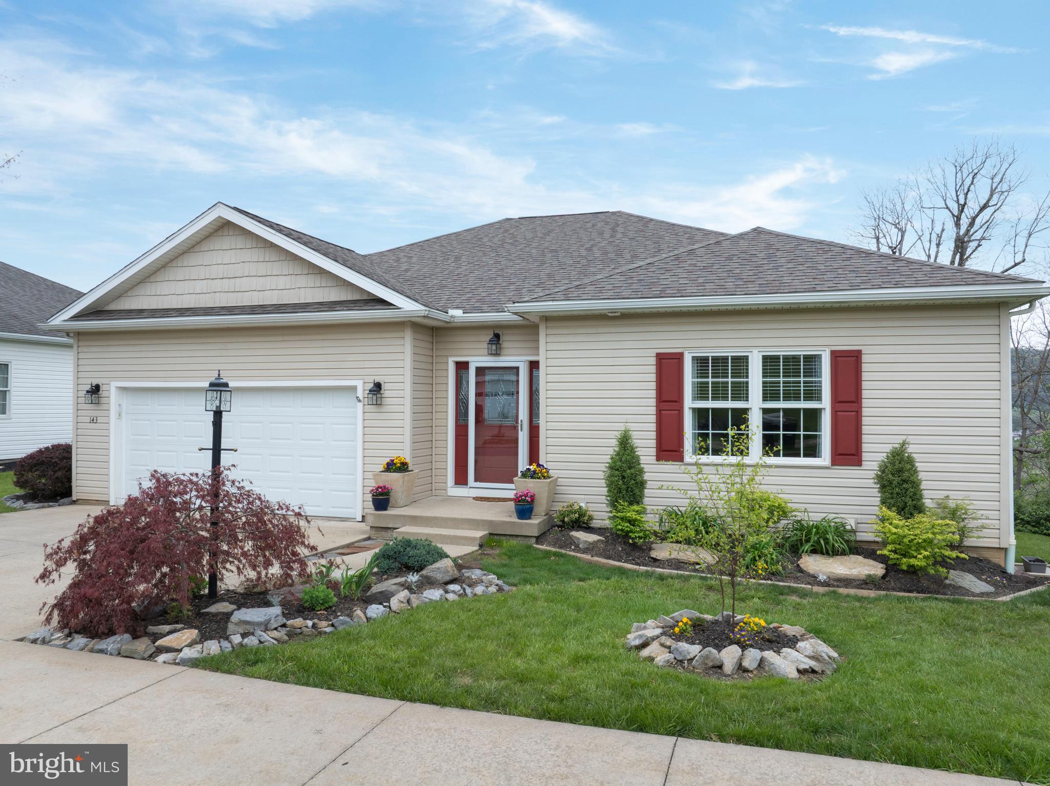 COUNTRY COVE - Residential