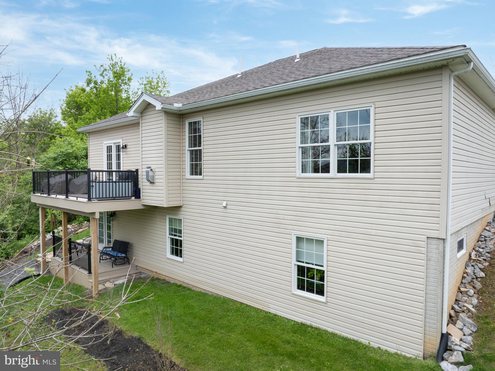 COUNTRY COVE - Residential