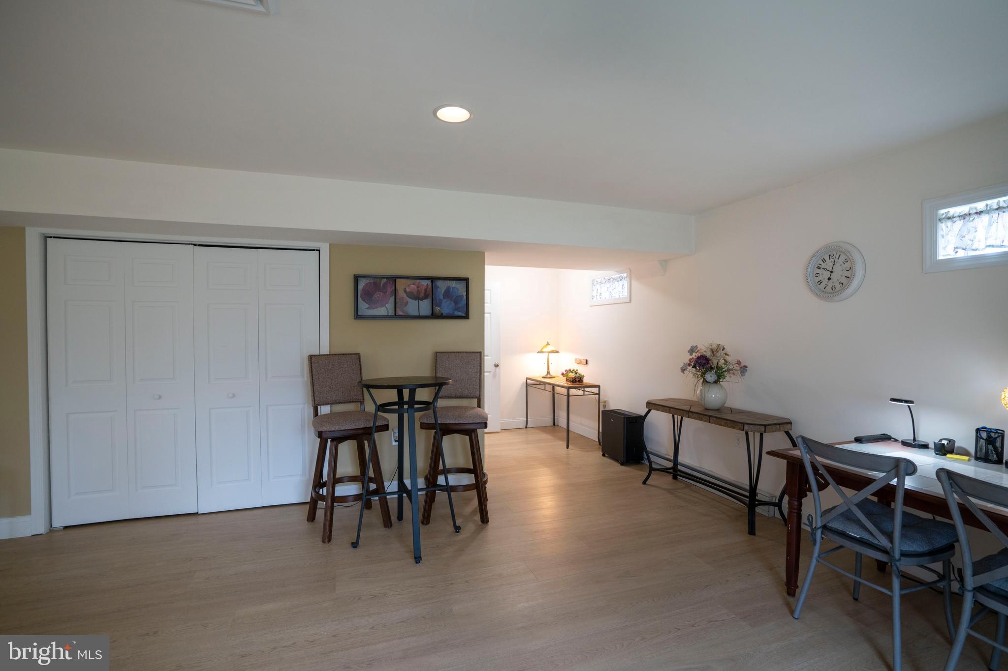 COUNTRY COVE - Residential