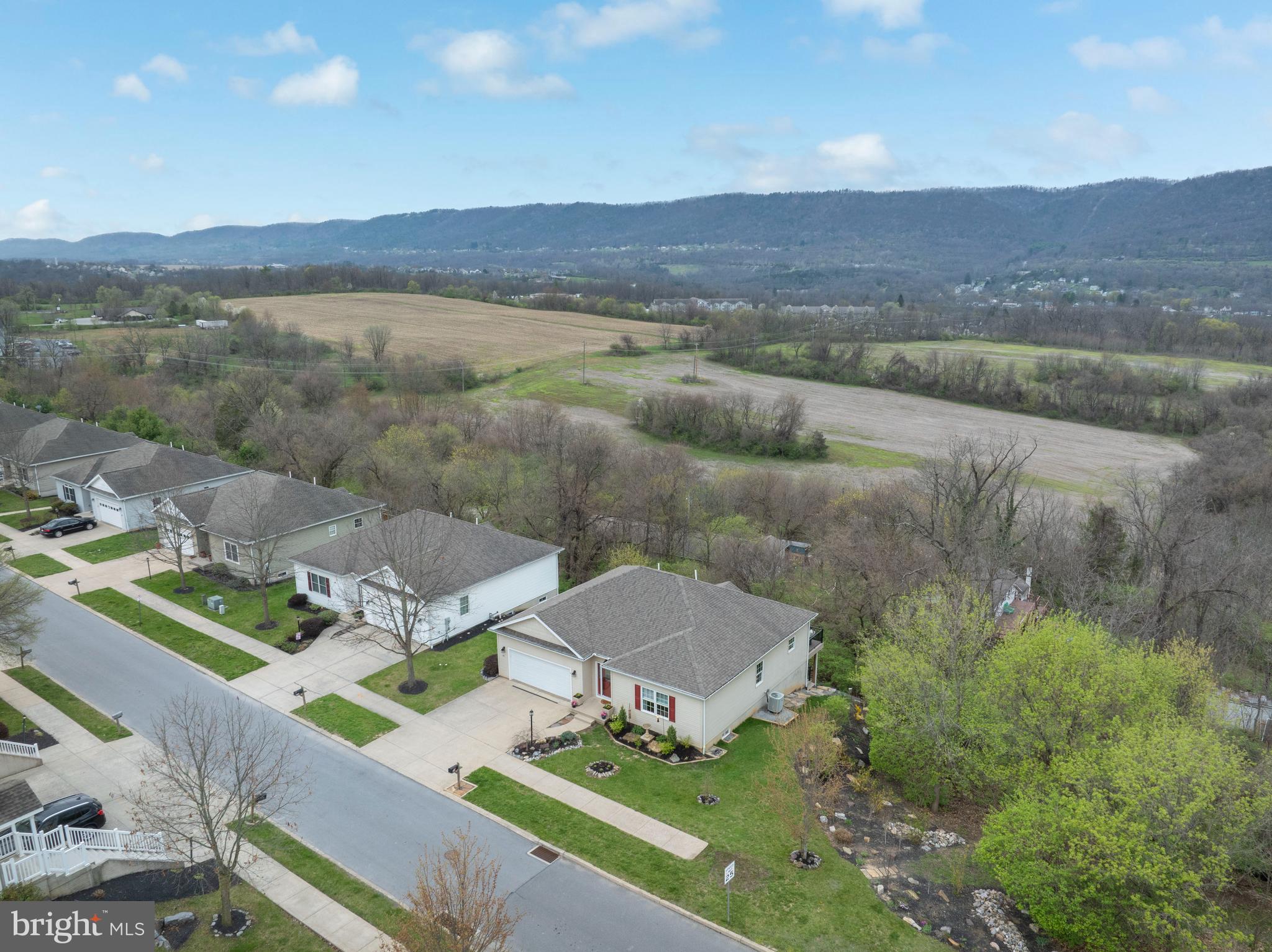 COUNTRY COVE - Residential