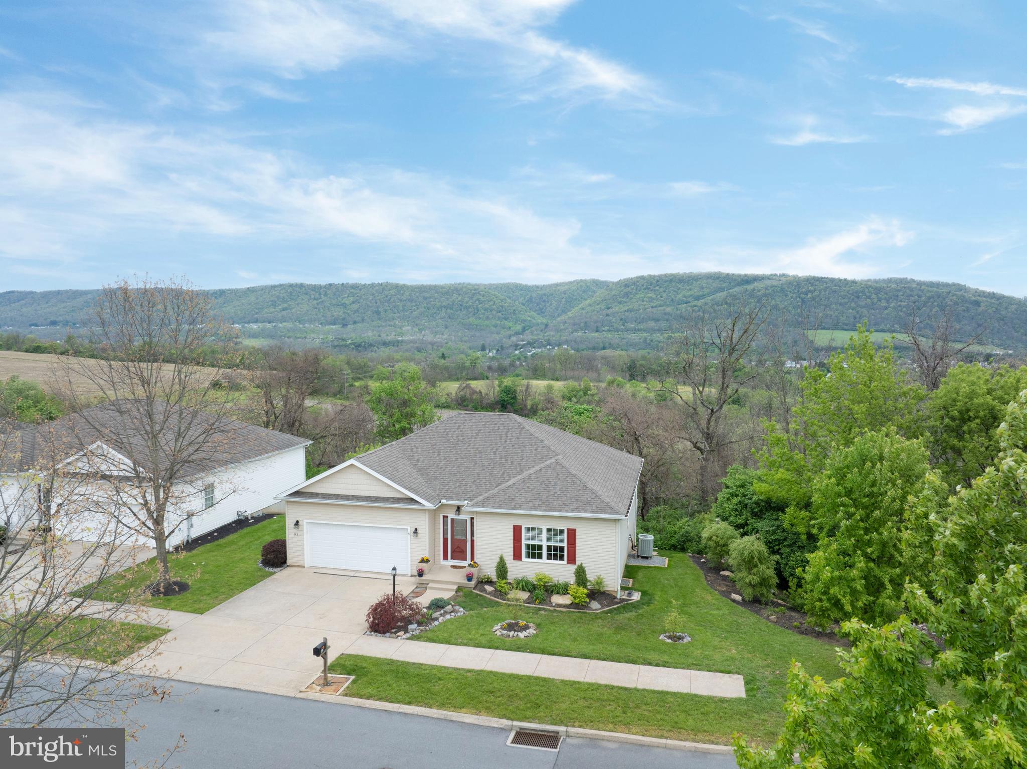 COUNTRY COVE - Residential