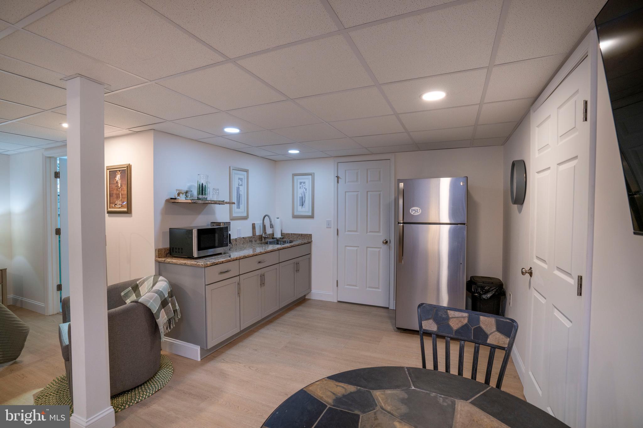 COUNTRY COVE - Residential
