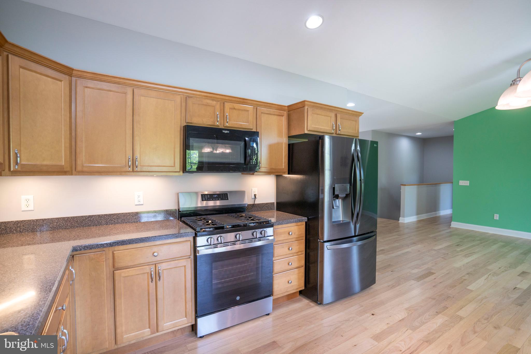 COUNTRY COVE - Residential