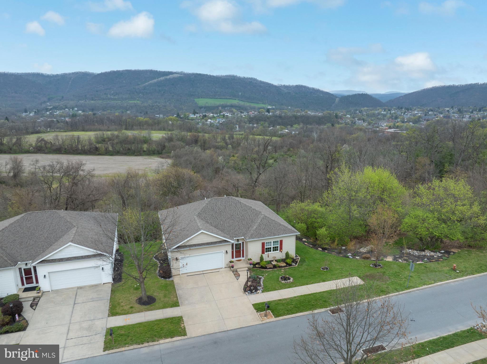 COUNTRY COVE - Residential