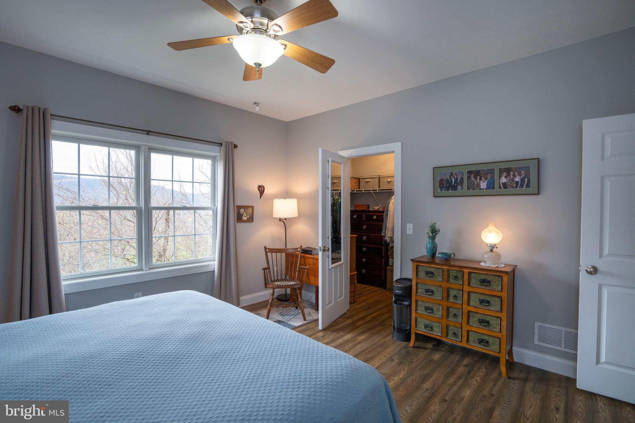 COUNTRY COVE - Residential
