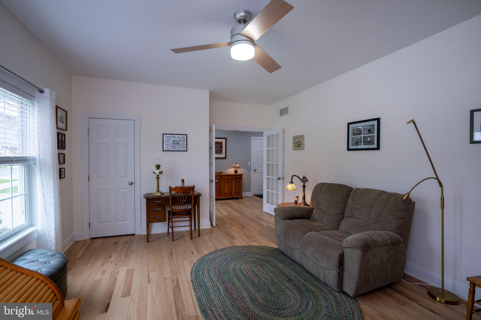 COUNTRY COVE - Residential
