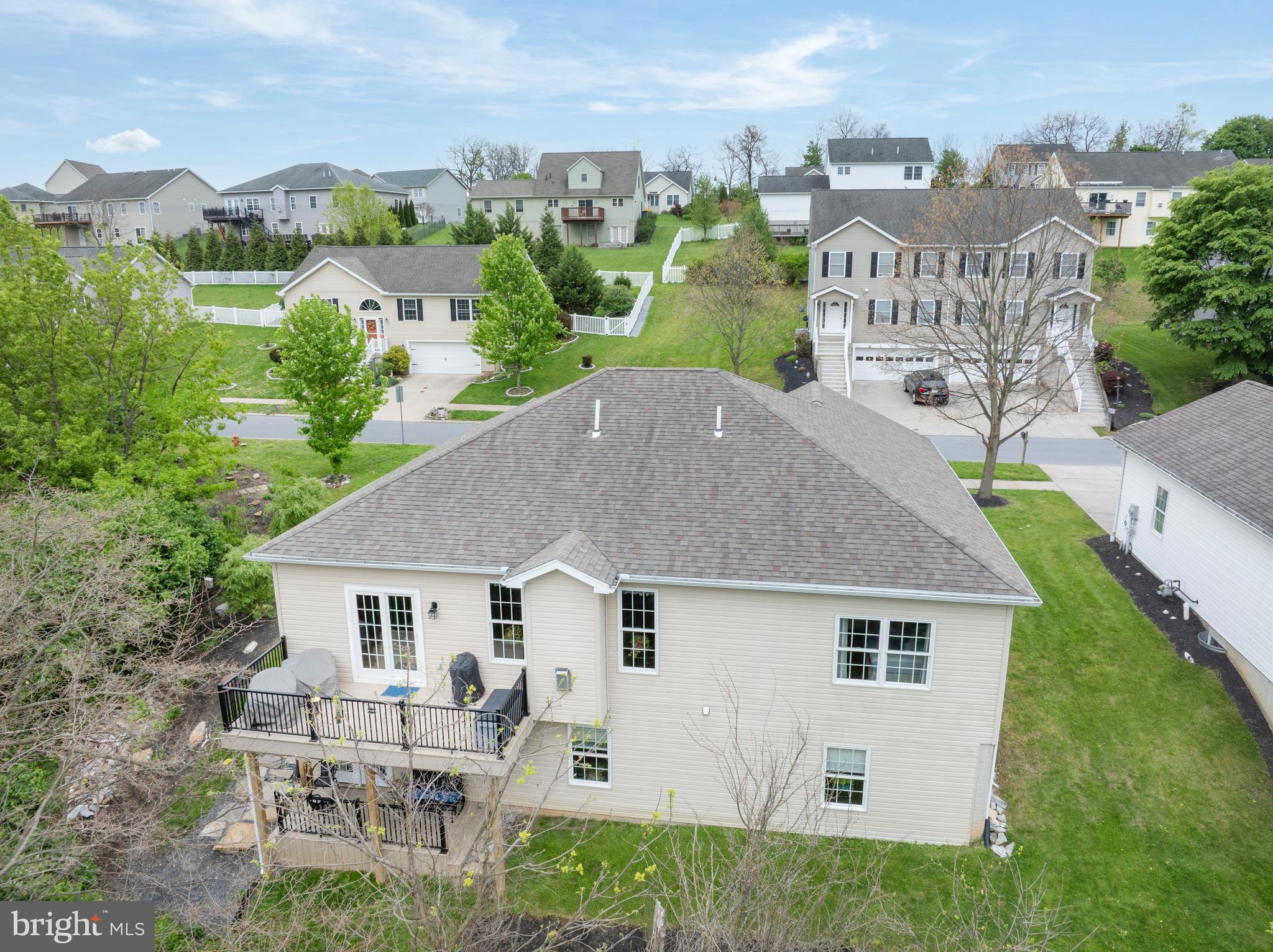 COUNTRY COVE - Residential