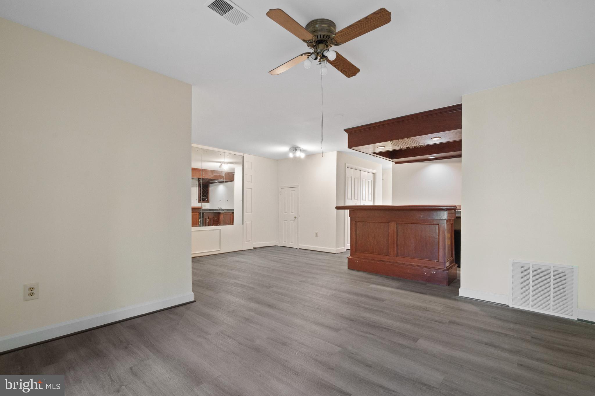 COMPTON VALLEY ESTATES - Residential