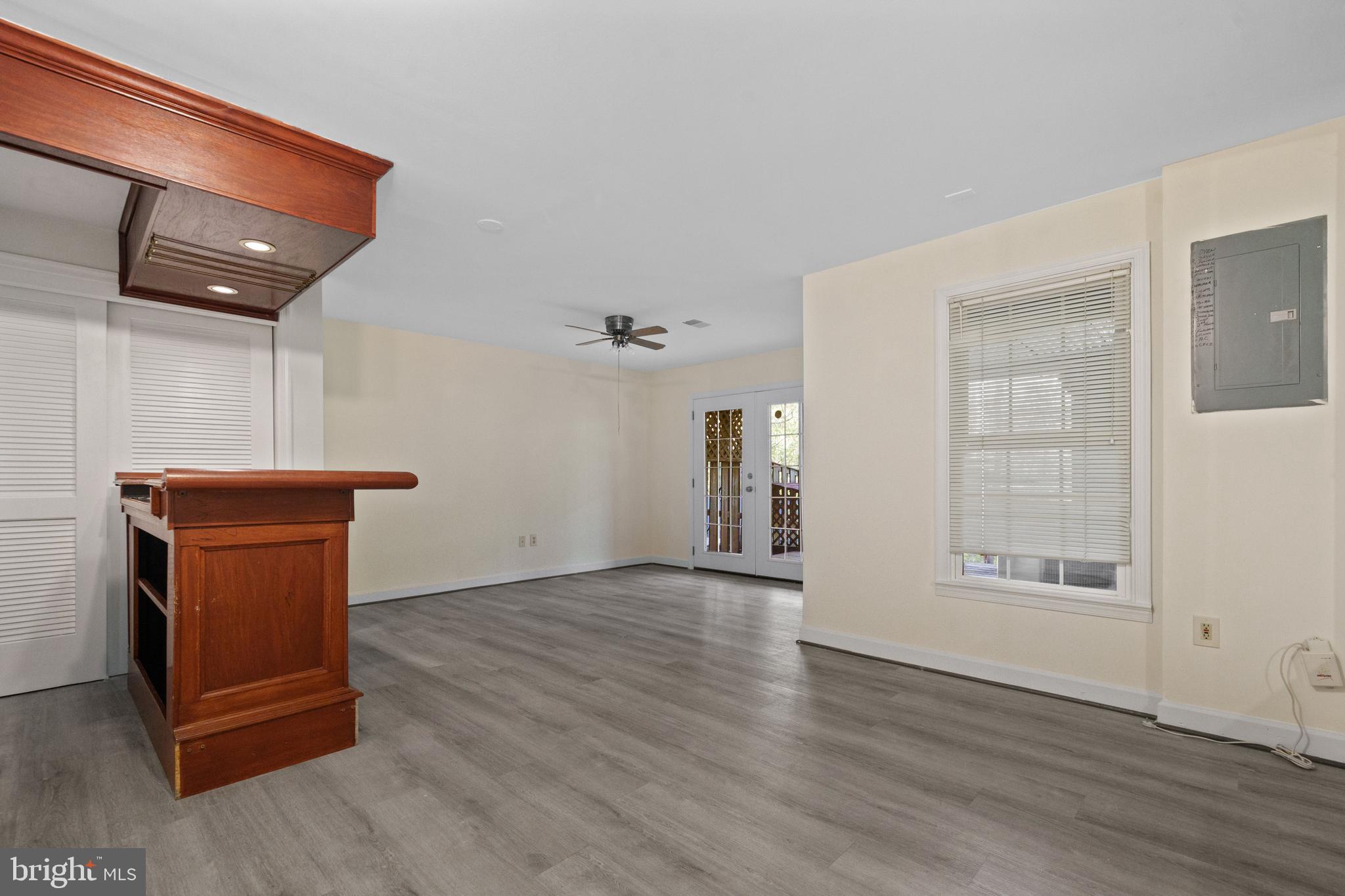 COMPTON VALLEY ESTATES - Residential