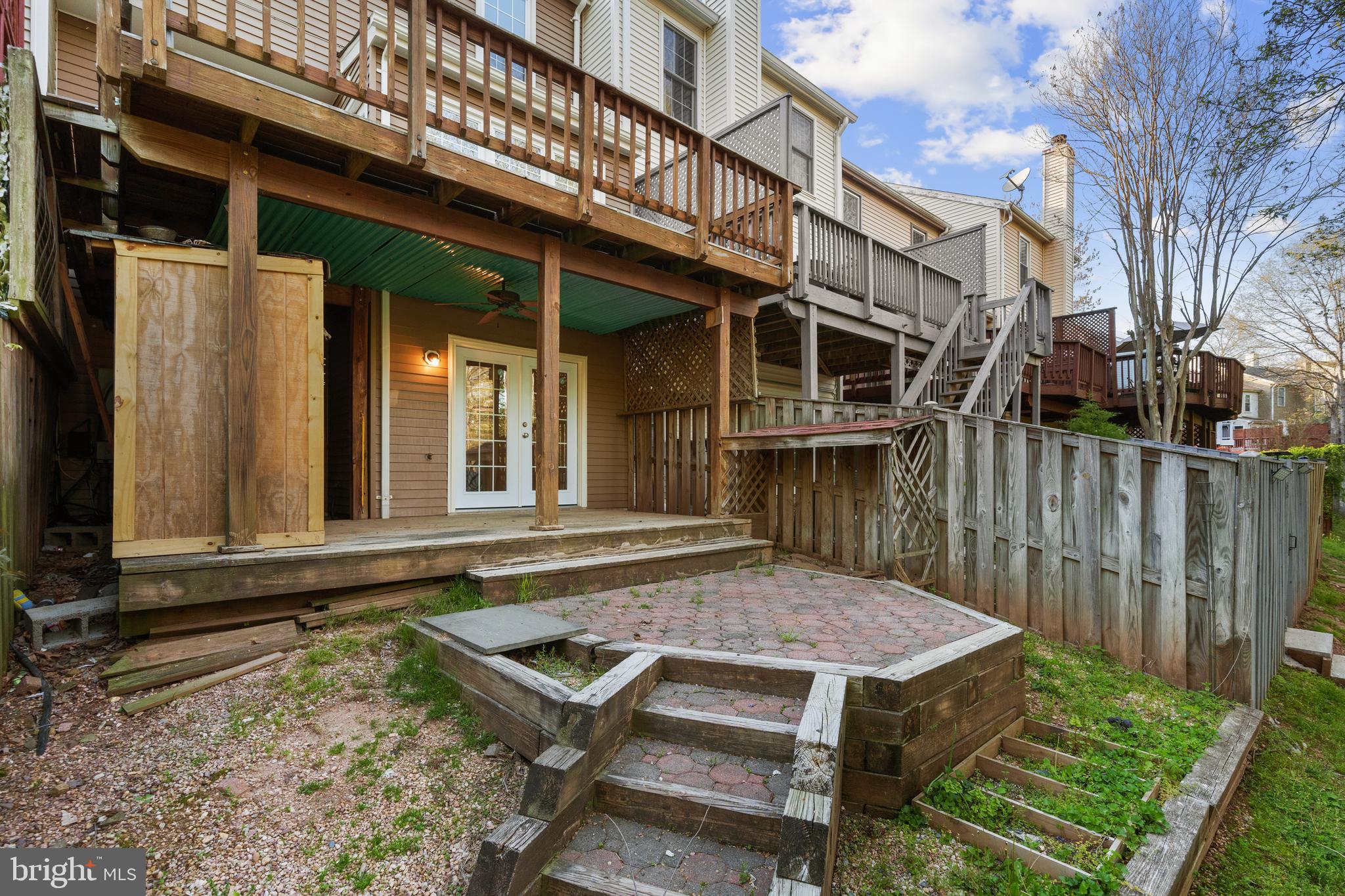 COMPTON VALLEY ESTATES - Residential