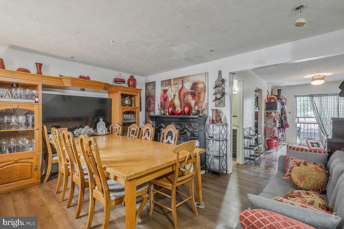 ROYAL PLAZA - Residential