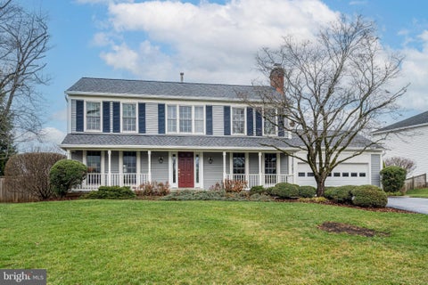 Photo of 17100 Flatwood Drive, ROCKVILLE, MD 20855 (MLS # MDMC2222456)