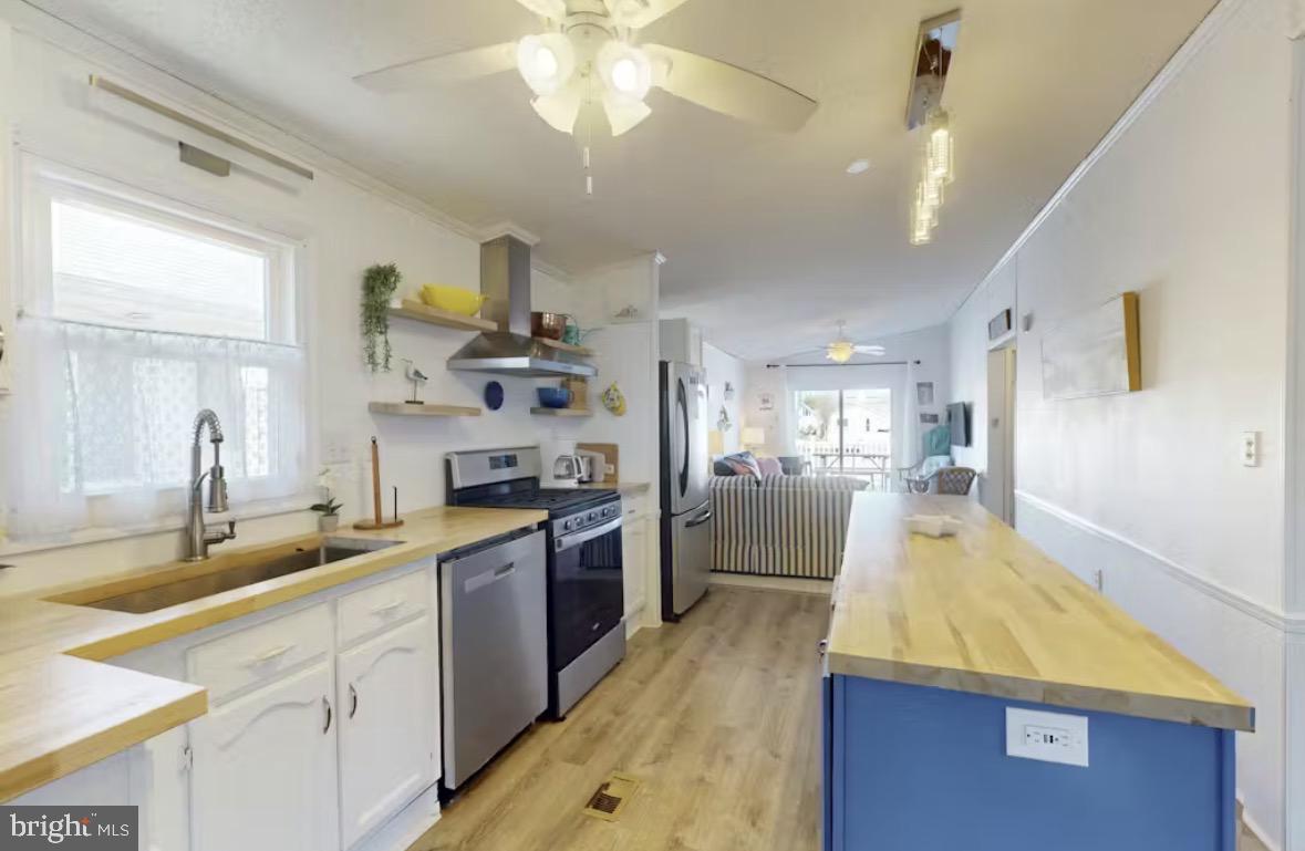 700 GULF STREAM DRIVE