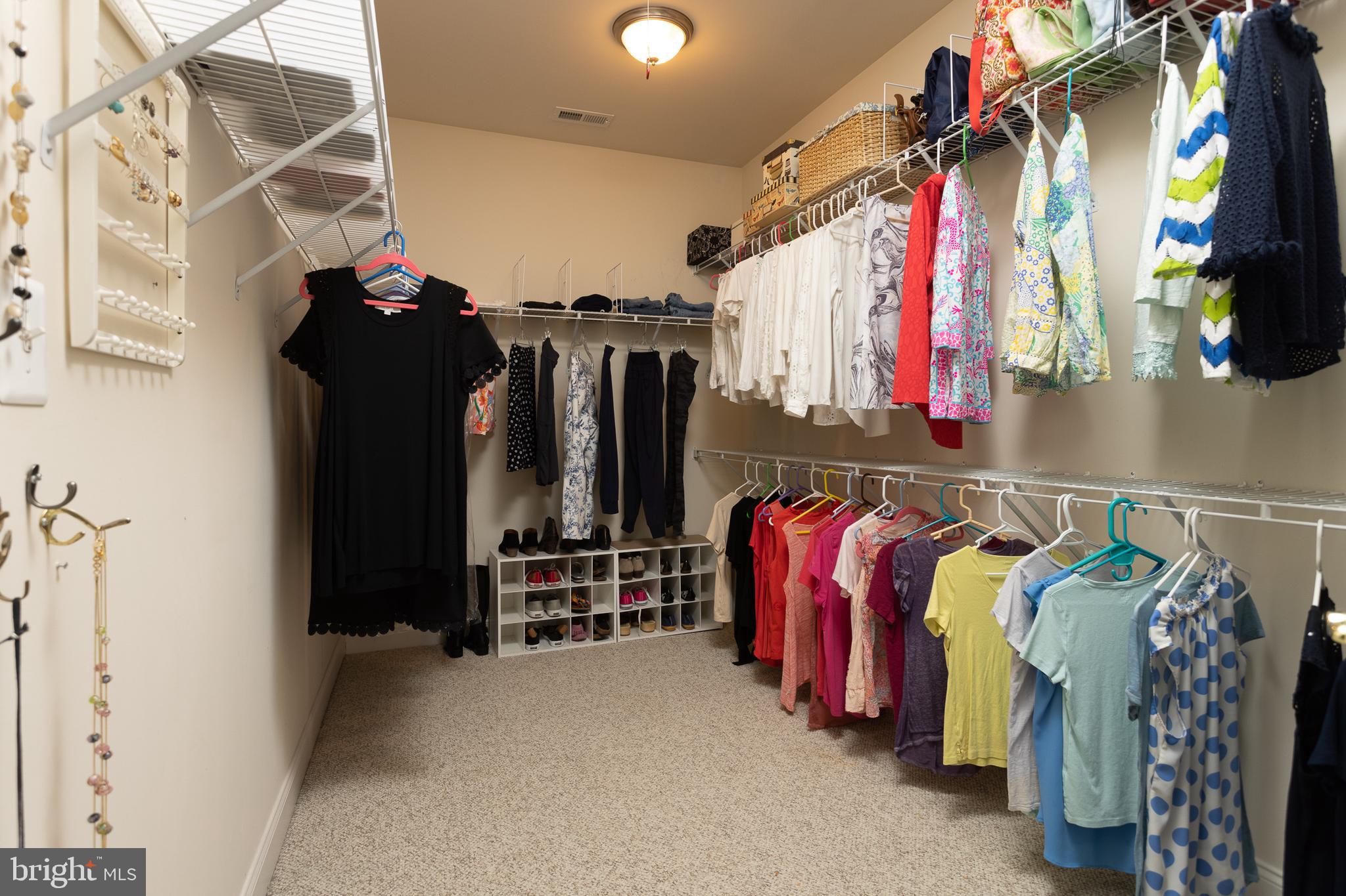 WILLOW VALE FARMS - Residential