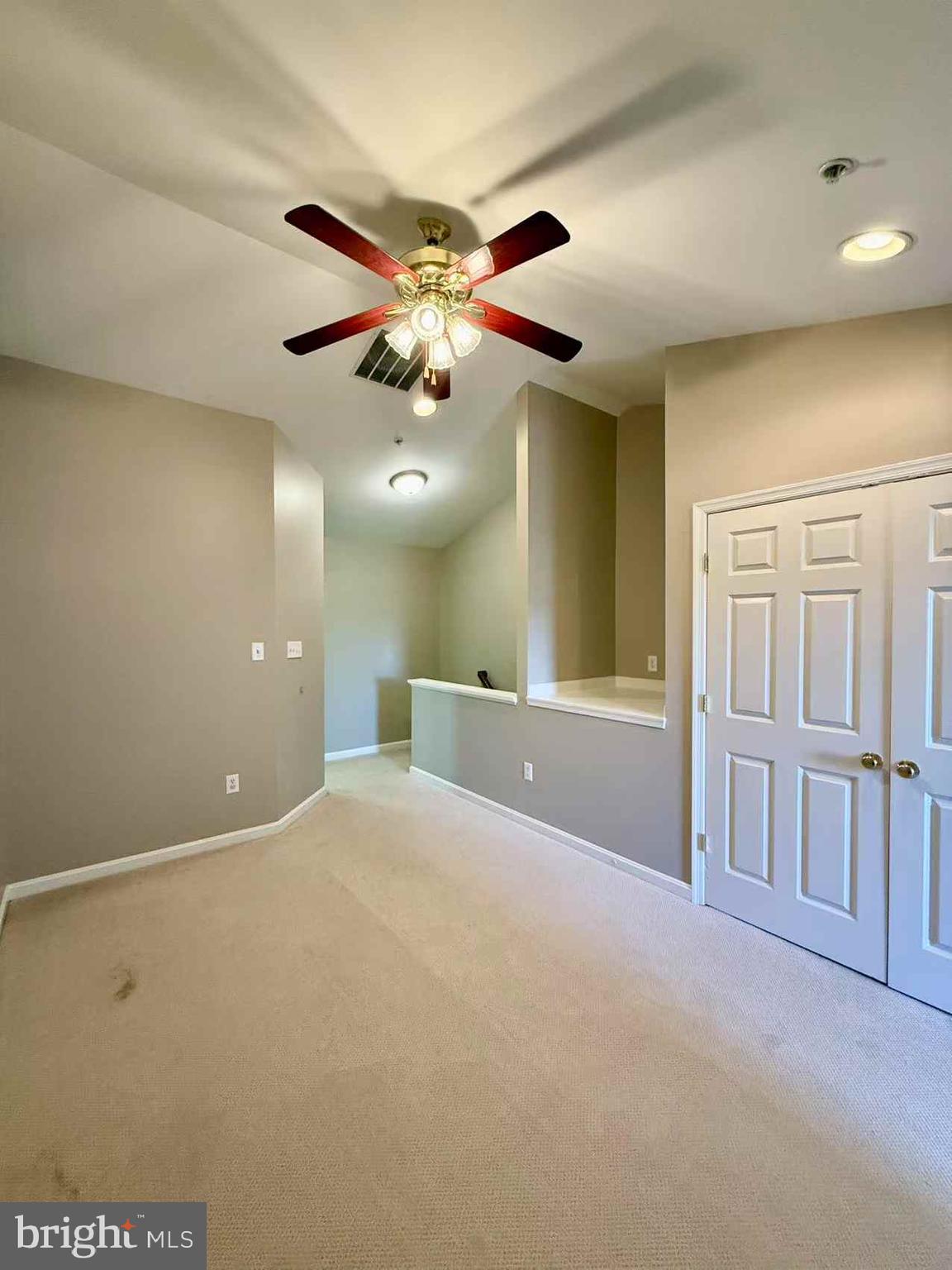 LAKELANDS - Residential Lease