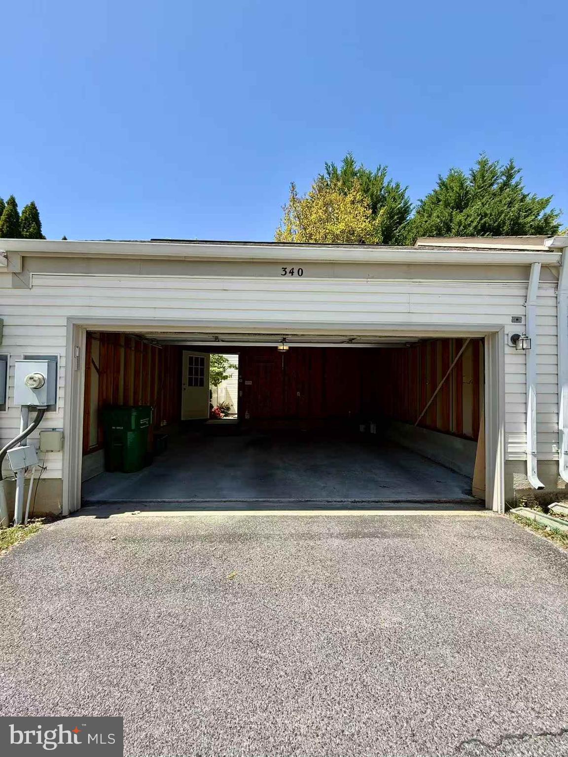 LAKELANDS - Residential Lease