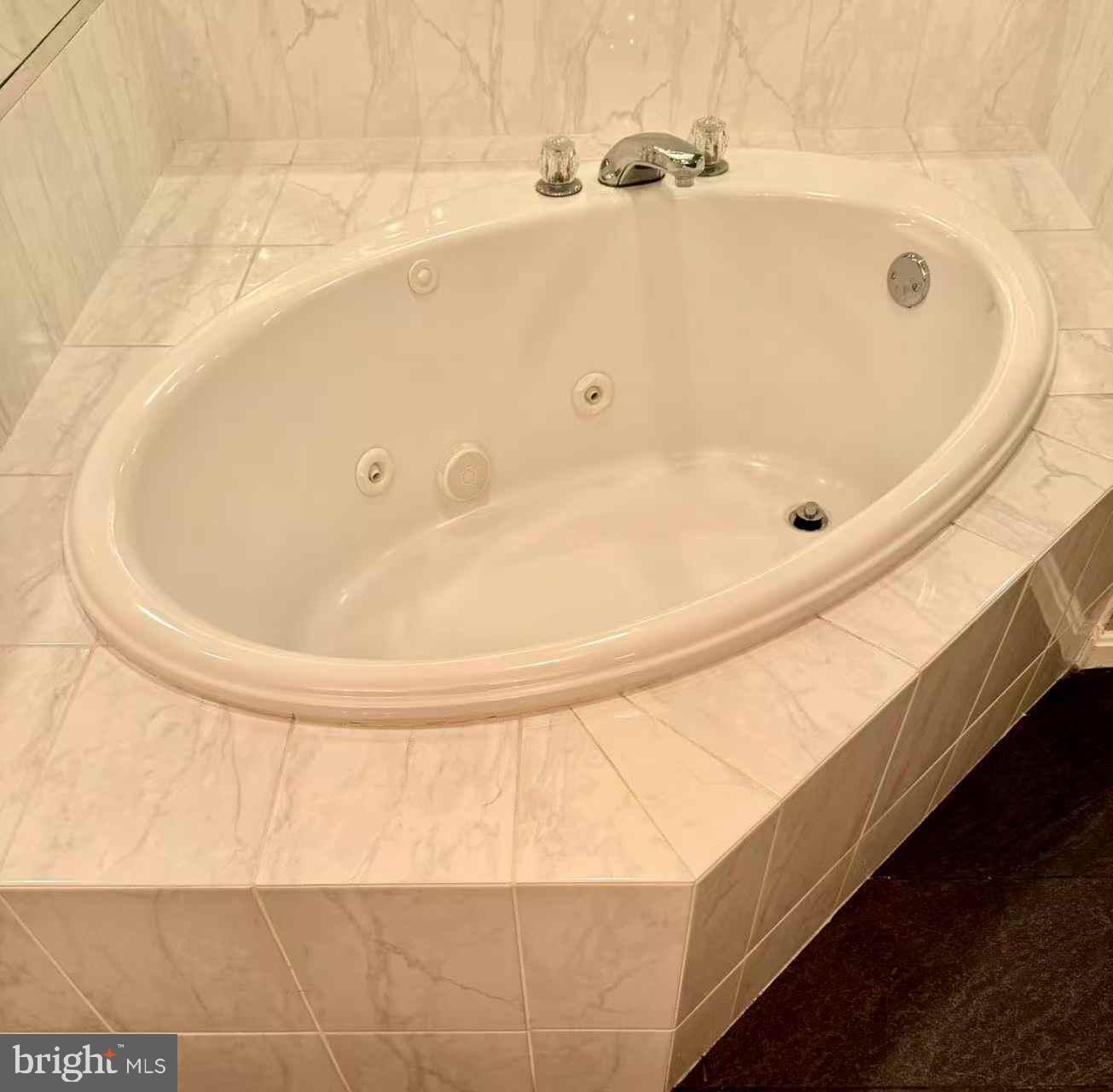 LAKELANDS - Residential Lease