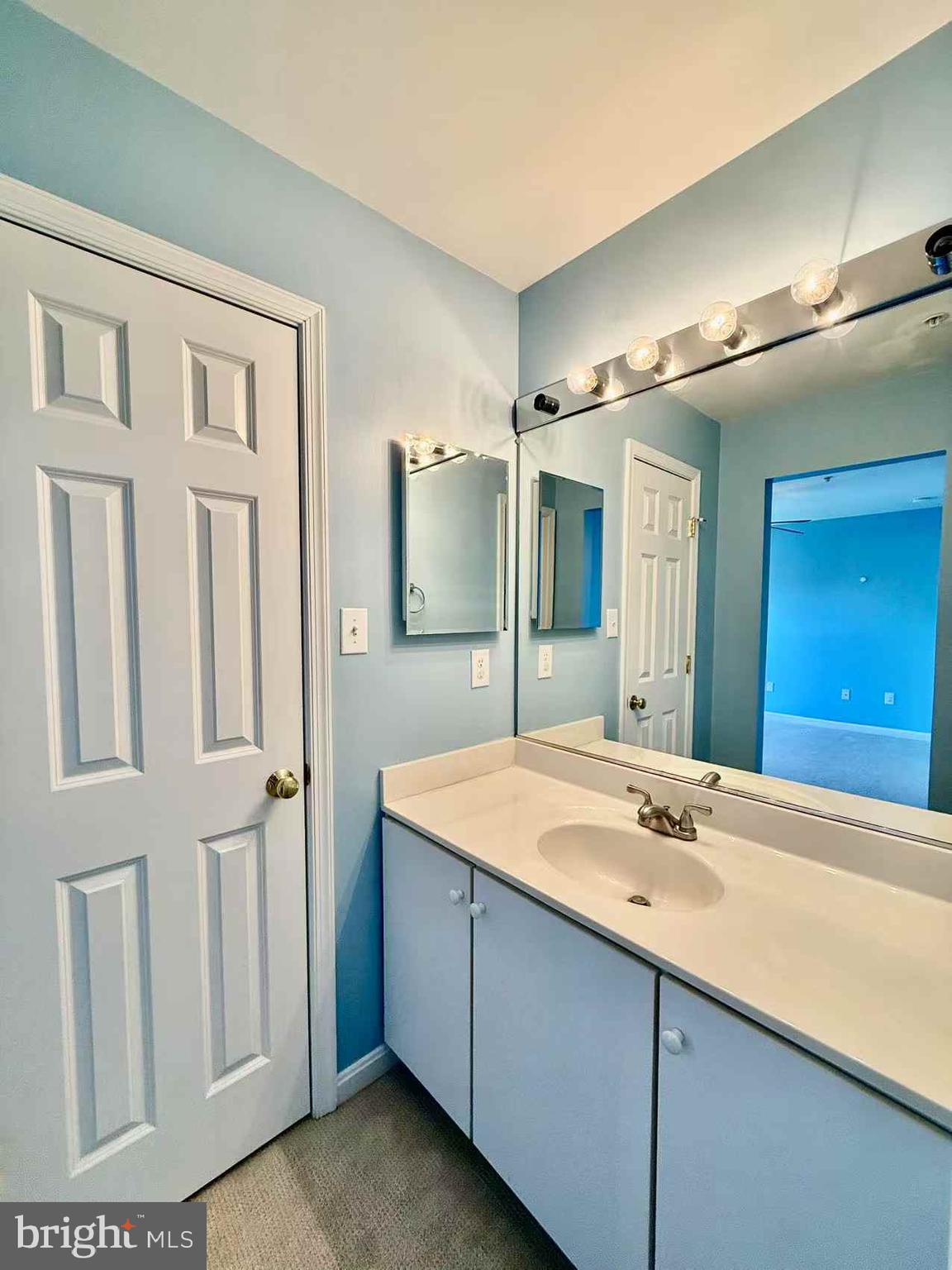 LAKELANDS - Residential Lease