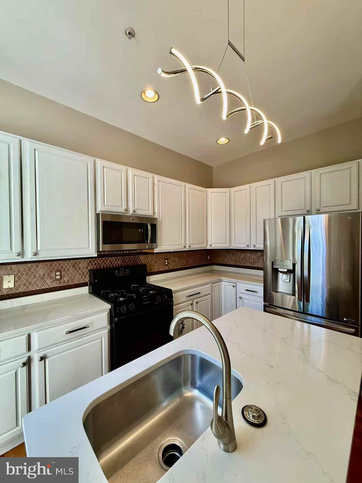 LAKELANDS - Residential Lease