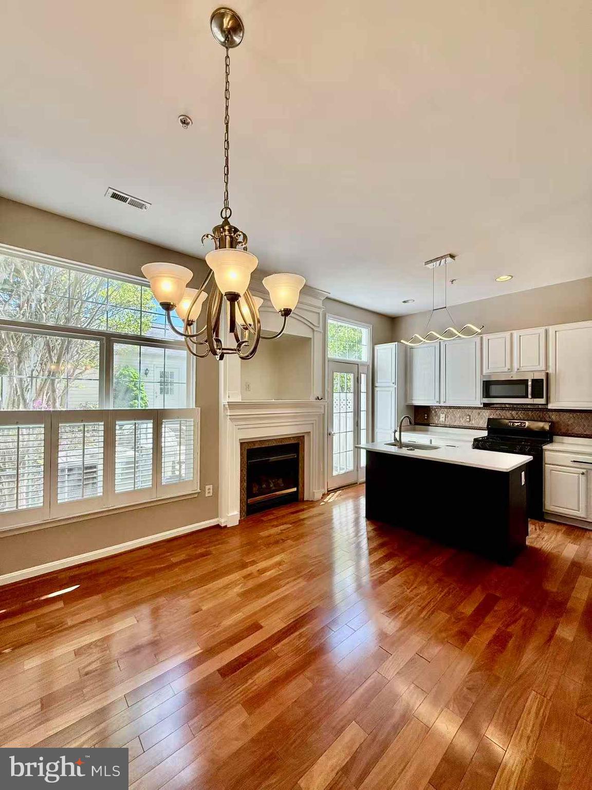 LAKELANDS - Residential Lease