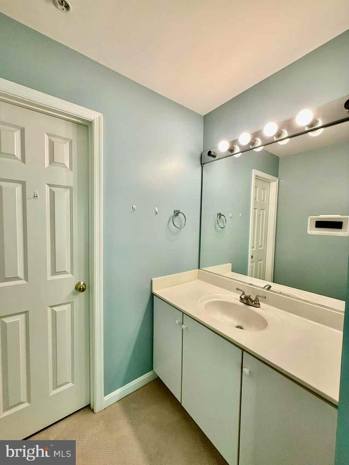 LAKELANDS - Residential Lease