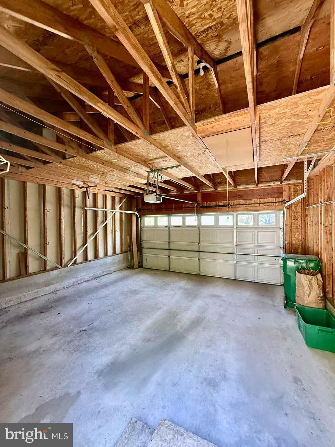 LAKELANDS - Residential Lease