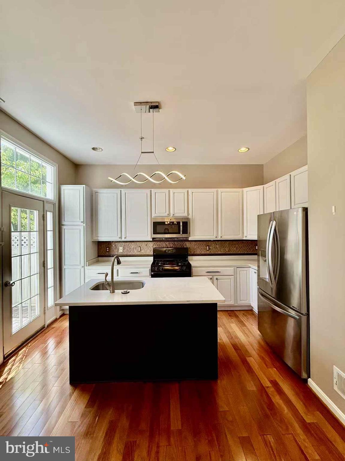 LAKELANDS - Residential Lease