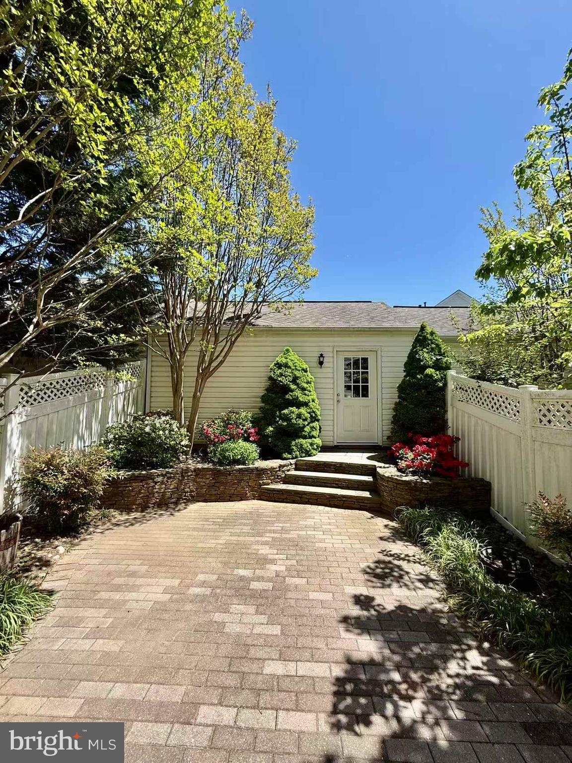 LAKELANDS - Residential Lease