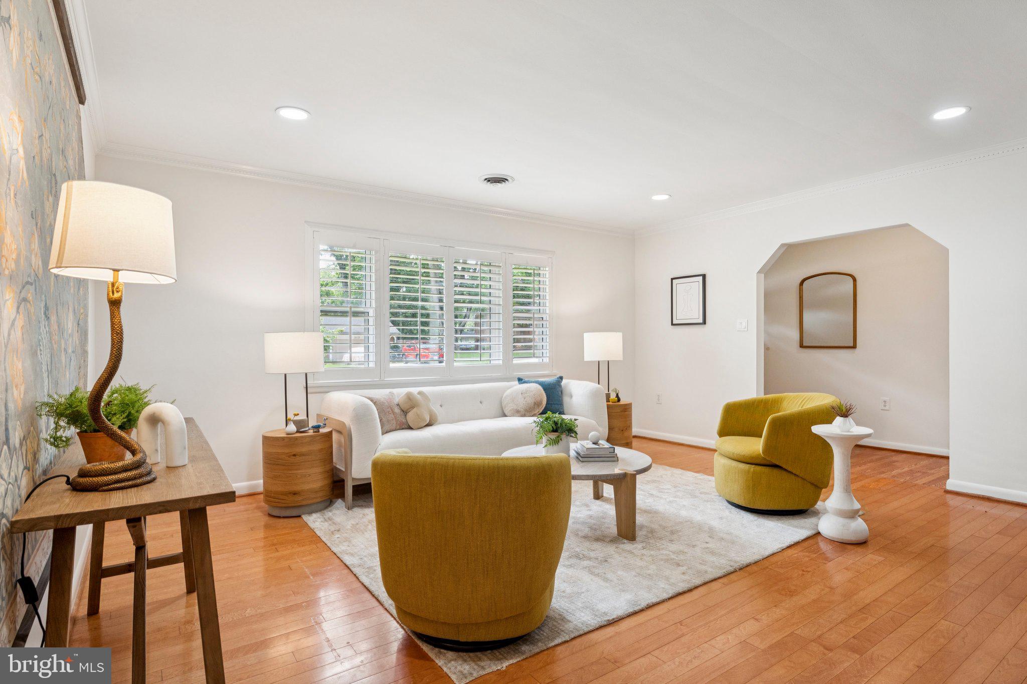310 SOUTHWEST DRIVE
