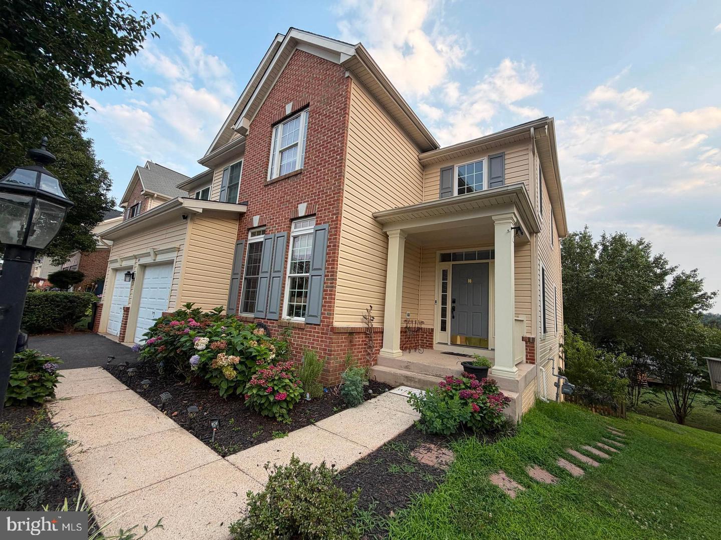 121 KING EDWARD COURT