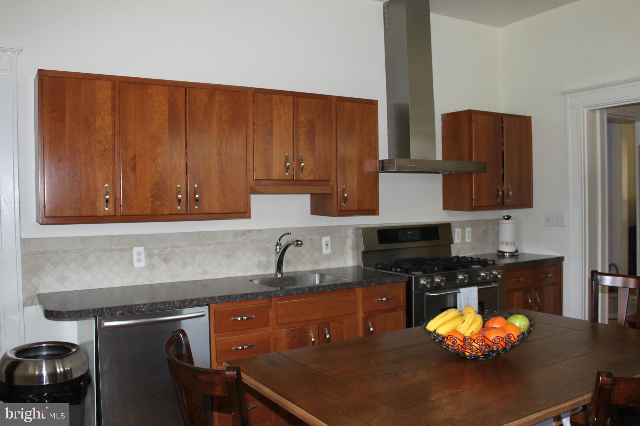 ROLAND PARK - Residential