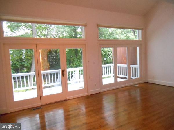 THE HAMPTONS - Residential Lease