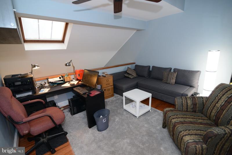 THE HAMPTONS - Residential Lease