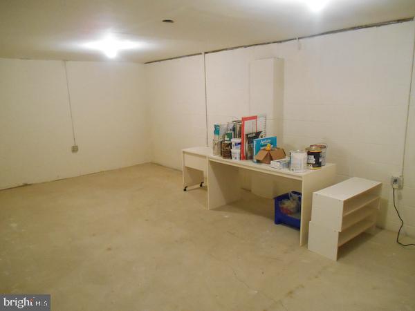 THE HAMPTONS - Residential Lease