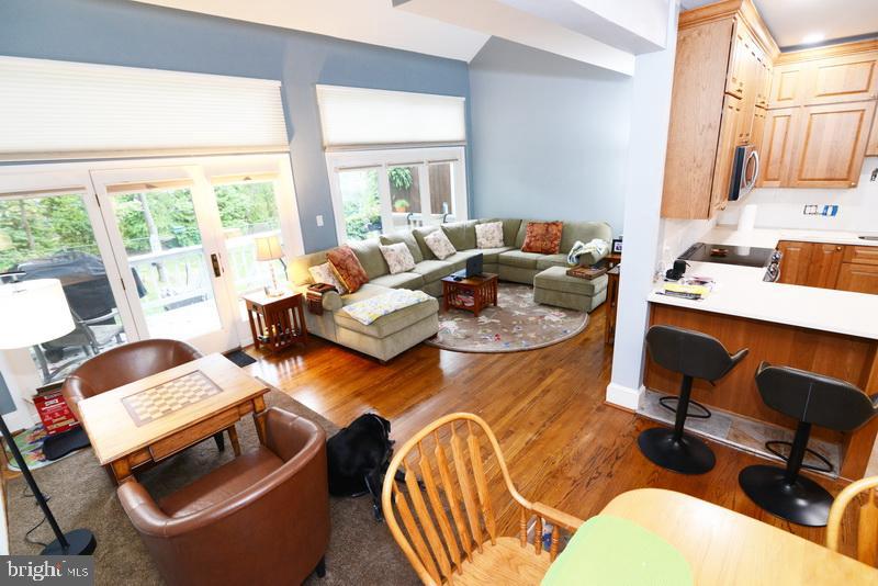 THE HAMPTONS - Residential Lease