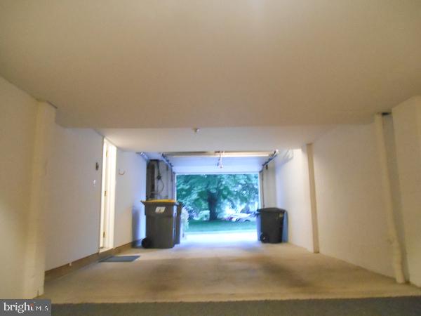 THE HAMPTONS - Residential Lease