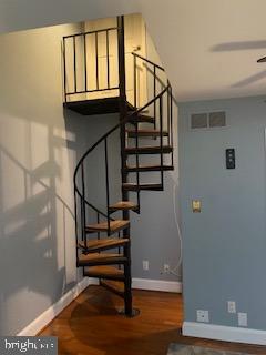 THE HAMPTONS - Residential Lease