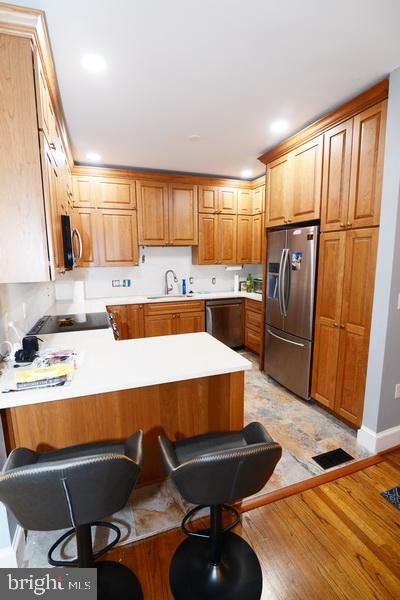 THE HAMPTONS - Residential Lease