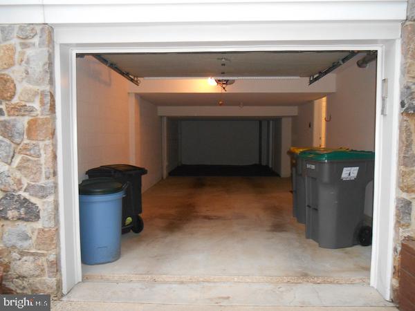 THE HAMPTONS - Residential Lease