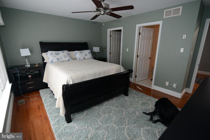 THE HAMPTONS - Residential Lease