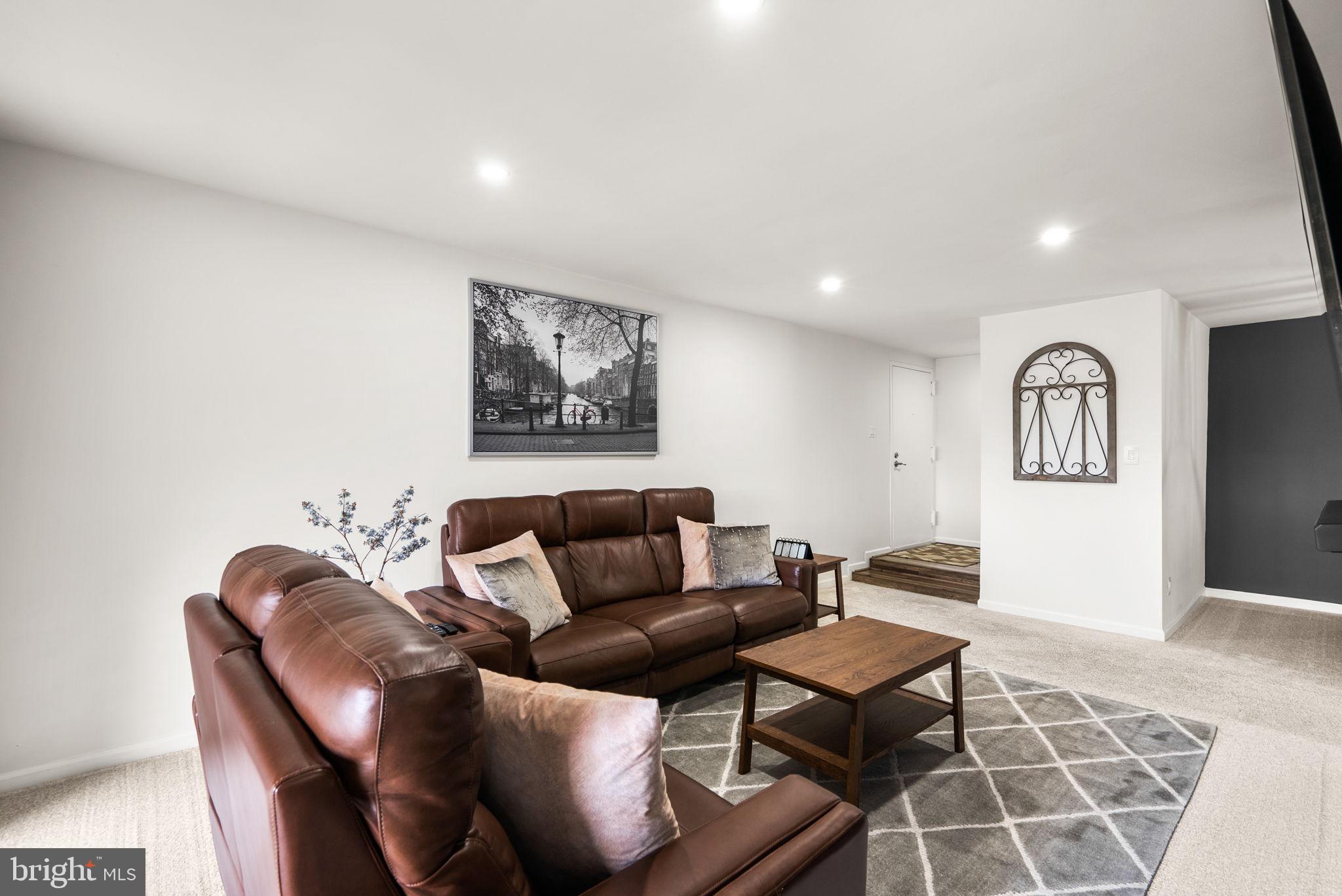 438 GIRARD STREET 256