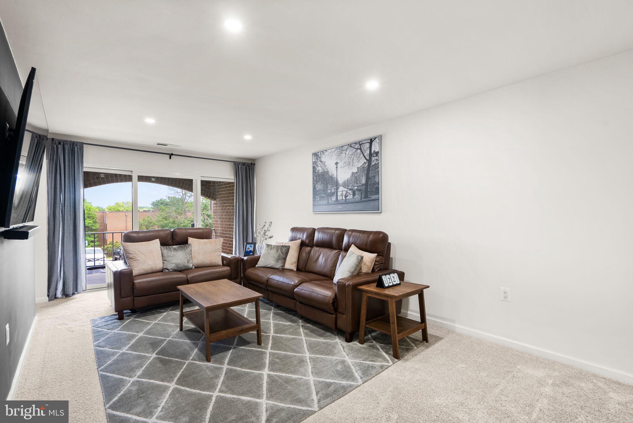 438 GIRARD STREET 256