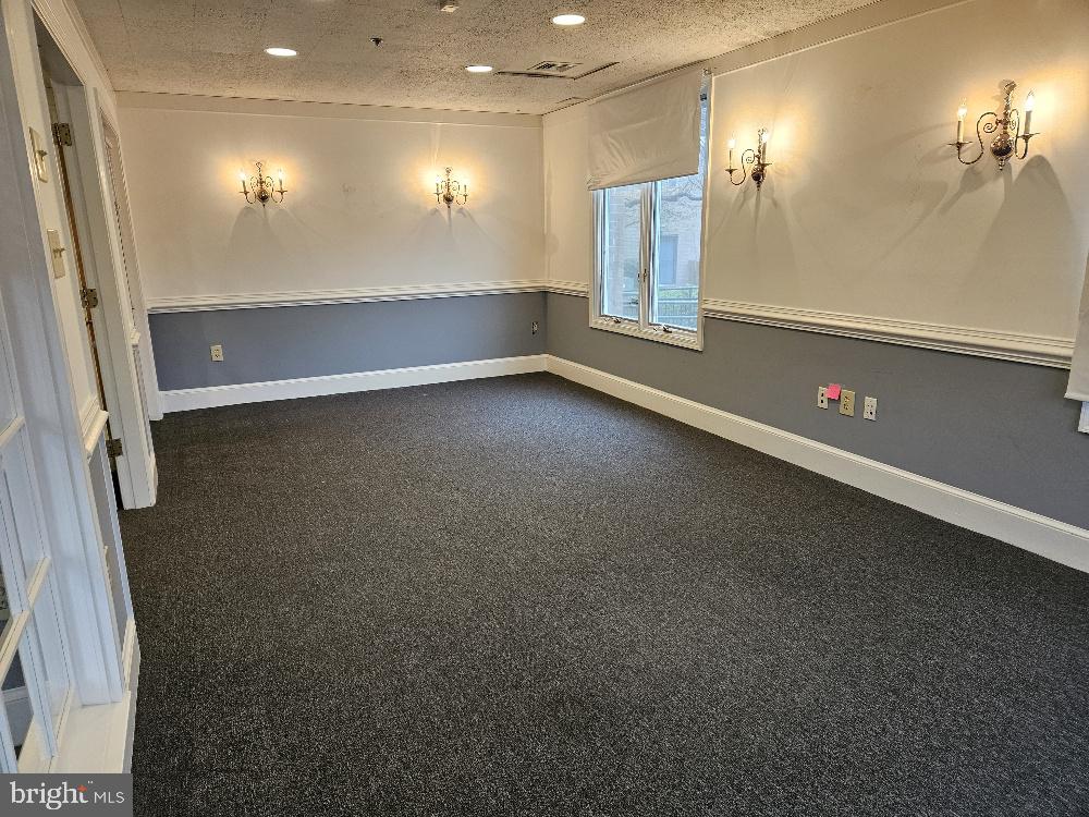 OLD LEE PLAZA - Commercial Lease